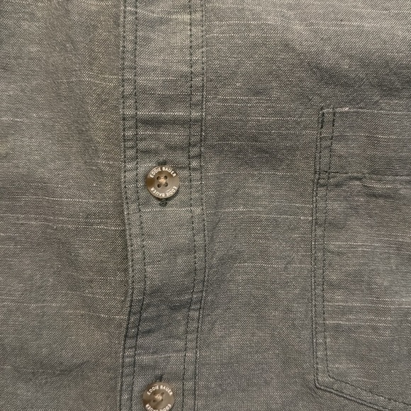 Eddie Bauer | classic fit | sage green button down | size XL - Picture 4 of 6